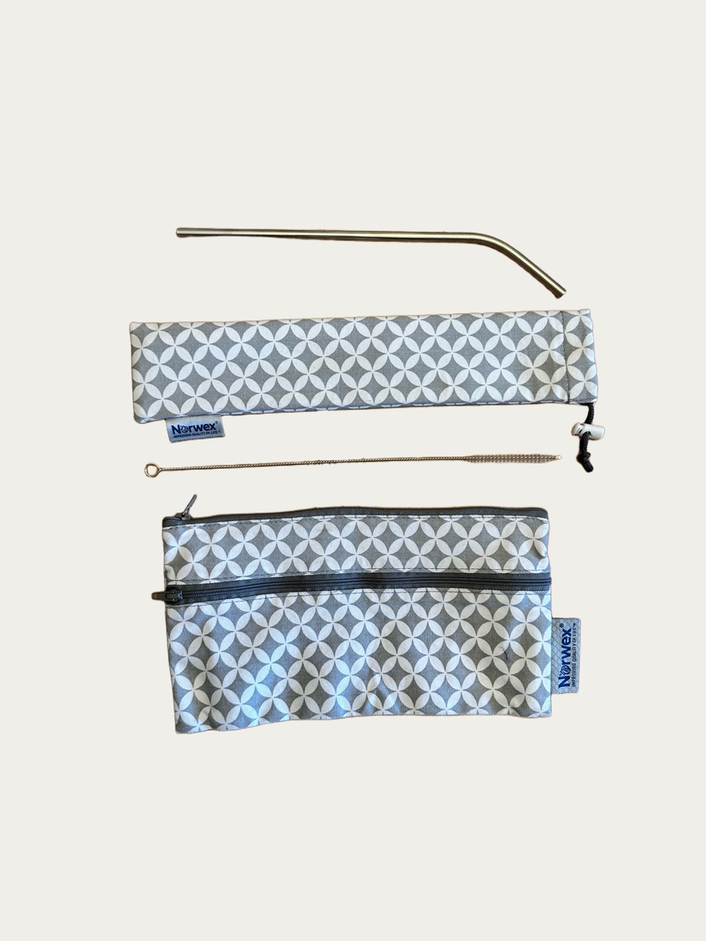 Norwex Silver Stainless Straw Set with Gray Patterned Pouch